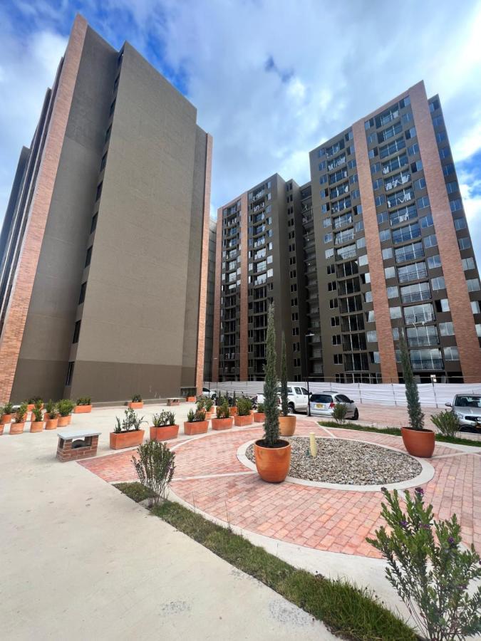 Nuevo Frente Al Centro Comercial Viva Apartment *
