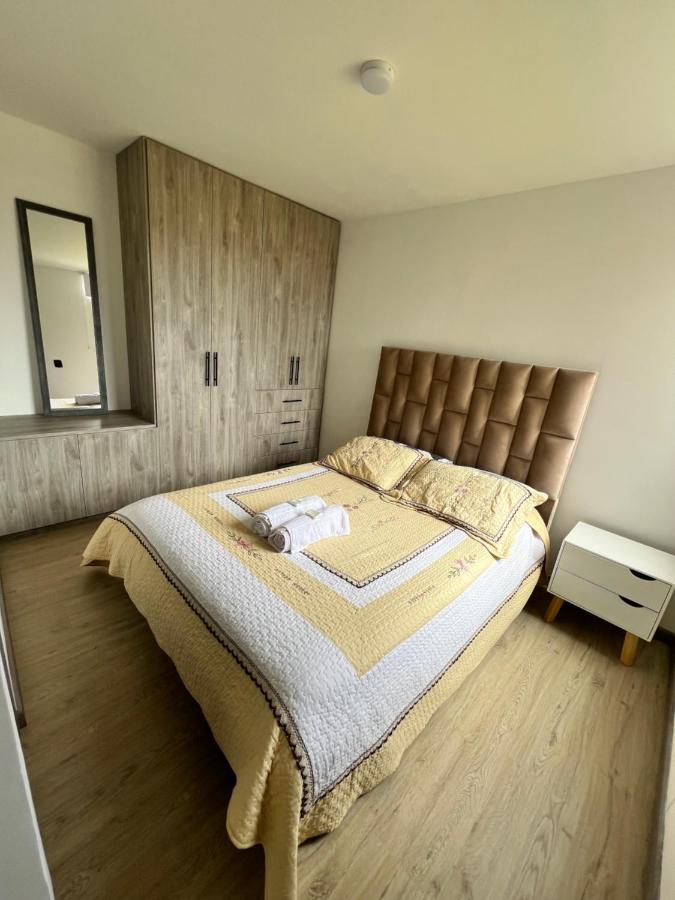 Nuevo Frente Al Centro Comercial Viva Apartment *