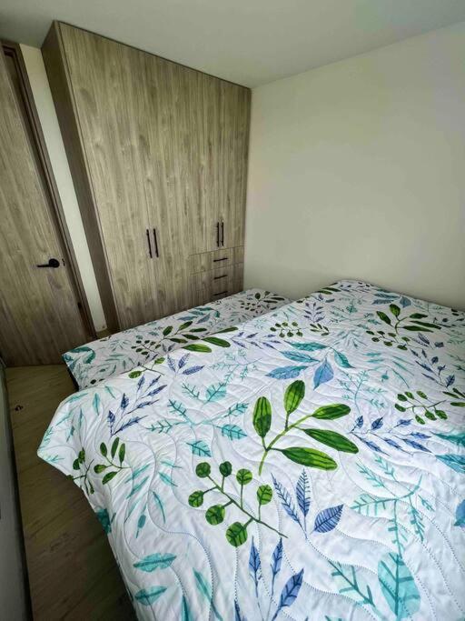Nuevo Frente Al Centro Comercial Viva Apartment *